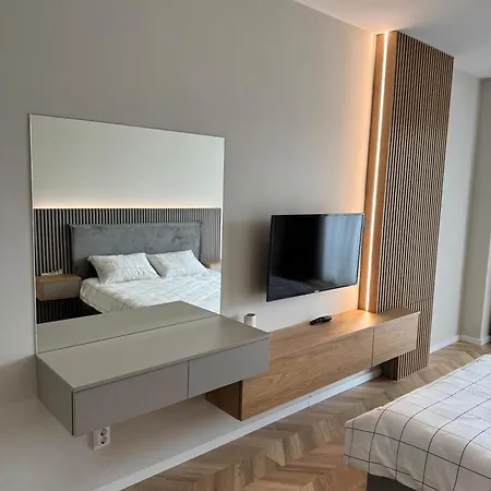 Apartment Airport Nest