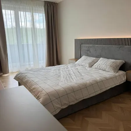 Airport Nest Apartment
