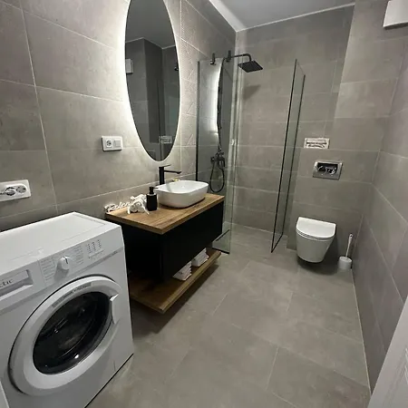 Airport Nest Apartment *