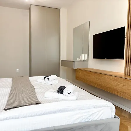 Airport Nest Private Parking, Ac And Smart Tv Daire Kaloşvar
