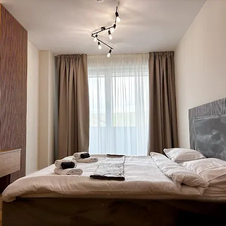 Apartament Airport Nest Private Parking, Ac And Smart Tv