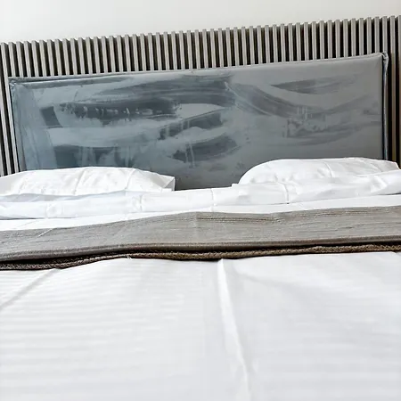 Apartament Airport Nest Private Parking, Ac And Smart Tv *