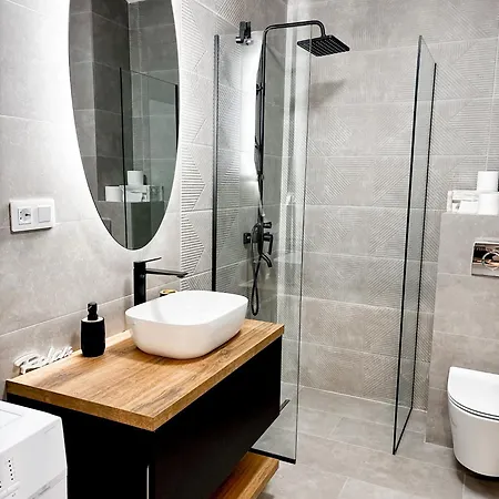 Airport Nest Private Parking, Ac And Smart Tv קלוז'-נאפוקה